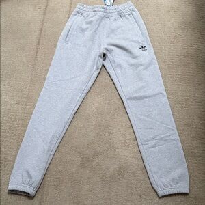 Adidas men’s grey Gray Joggers sweatpants Small S NWT NEW essentials IY7359